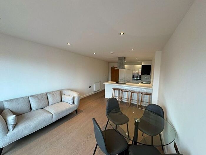 2 Bedroom Flat To Rent In Milestone House, Old Kent Road, SE1