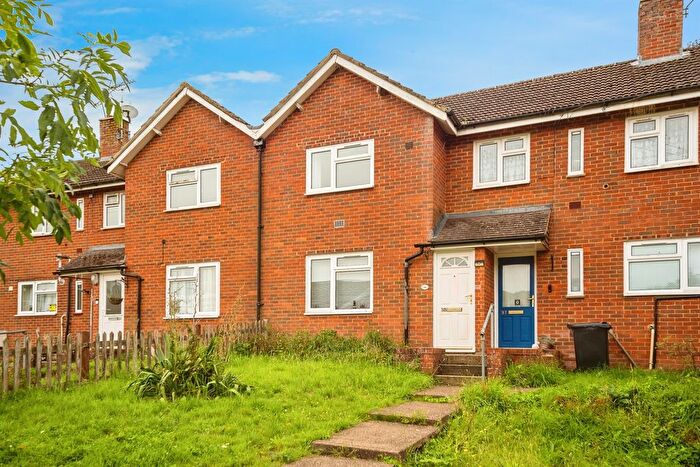 2 Bedroom Maisonette For Sale In Wykeham Grove, Leeds, Maidstone, ME17