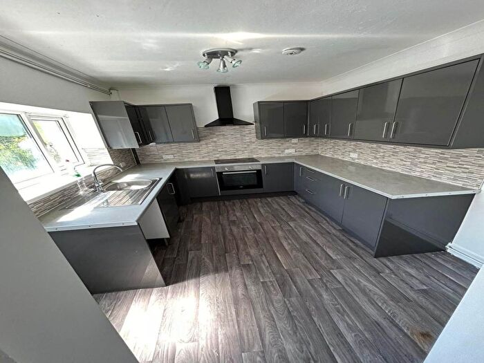 4 Bedroom Property To Rent In Commercial Road, Pontardawe, Swansea, SA8