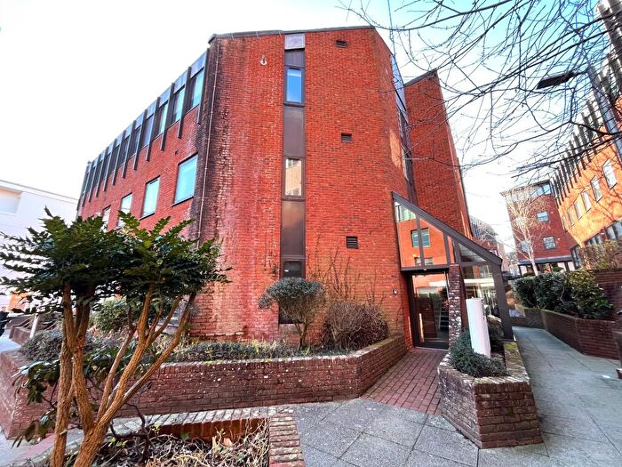 2 Bedroom Apartment To Rent In Southernhay Gardens, Exeter, EX1