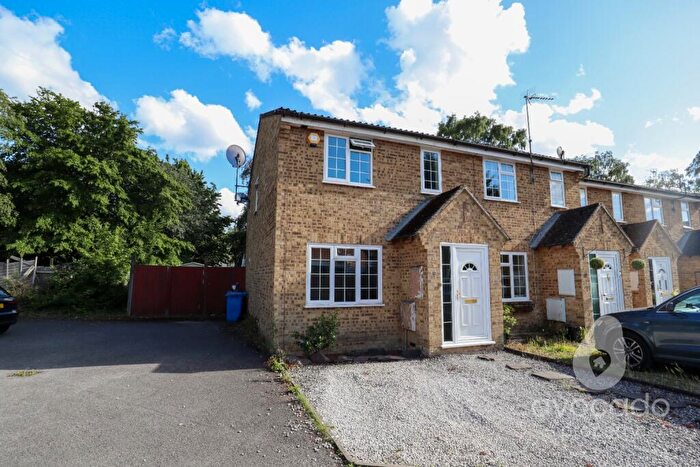 3 Bedroom End Of Terrace House To Rent In Crofton Close, Bracknell, Berkshire, RG12