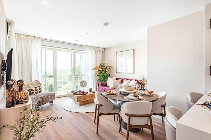 1 Bedroom Flat For Sale In Bow Green, Bow Common Lane, E3