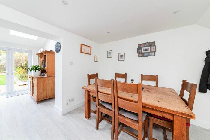 3 Bedroom Semi-Detached House For Sale In Welford Gardens, Abingdon, OX14