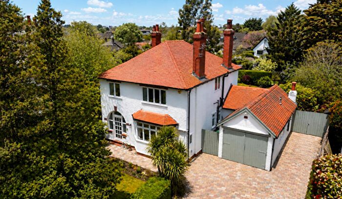 4 Bedroom Detached House For Sale In Pine Road, Heswall, Wirral, CH60