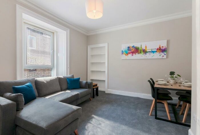 2 Bedroom Flat To Rent In Upper Grove Place, Fountainbridge, Edinburgh, EH3