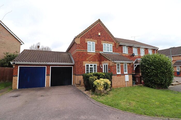 3 Bedroom End Of Terrace House For Sale In Augustus Gate, Stevenage, Hertfordshire, SG2
