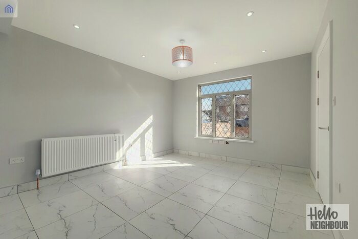 3 Bedroom Semi-Detached House To Rent In Trevithick Drive, Dartford, DA1