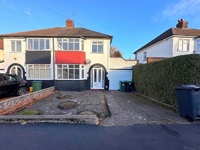 3 Bedroom House To Rent In Lindley Avenue, Tipton, DY4