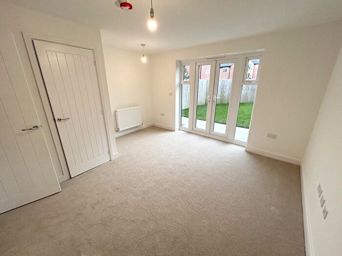 2 Bedroom End Of Terrace House To Rent In Tamerlane Road, Crewe, Cheshire, CW1