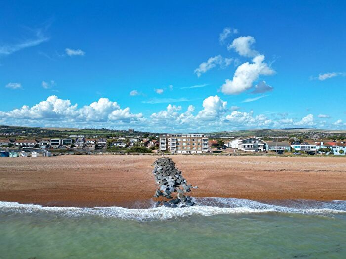 2 Bedroom Flat For Sale In Kings Crescent, Shoreham-By-Sea, BN43
