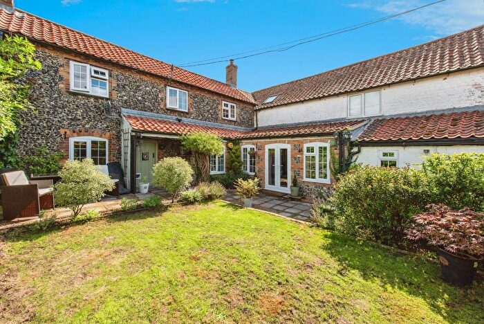 3 Bedroom Semi-Detached House For Sale In Cross Lane, Northwold, IP26