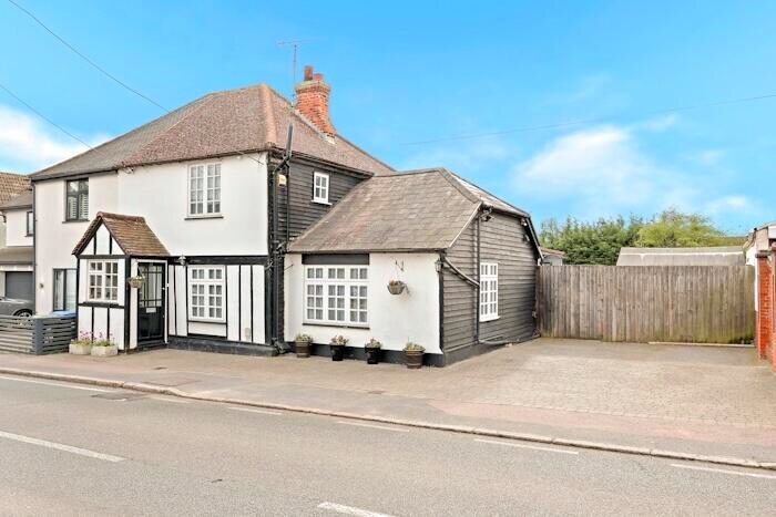 3 Bedroom Semi-Detached House For Sale In London Road, Stanford Rivers, CM5