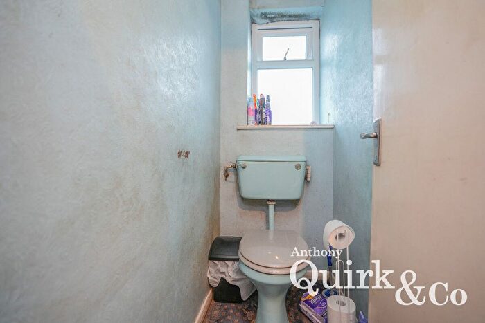 3 Bedroom End Of Terrace House For Sale In The Weald, Canvey Island, SS8