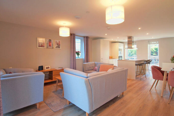 2 Bedroom Retirement Property To Rent In Kingston Road, Ewell Village, KT17