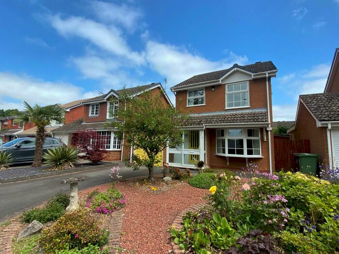 3 Bedroom Detached House To Rent In Church Road, Redditch, B97