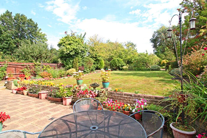 4 Bedroom Detached House For Sale In Oakwood Avenue, Beckenham, BR3