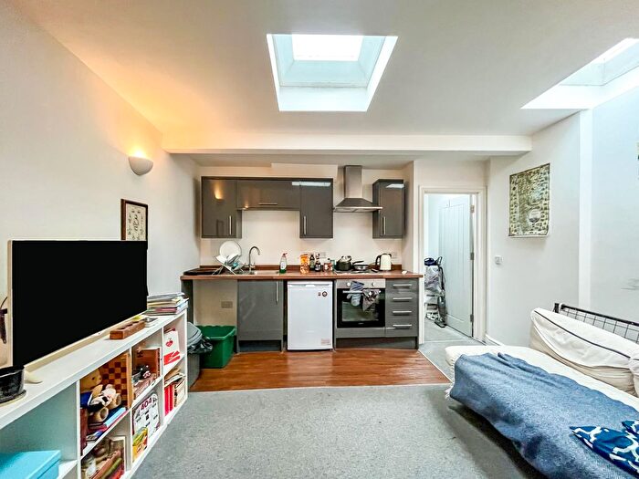 1 Bedroom Flat For Sale In Flat Soundwell Road, Bristol, BS16