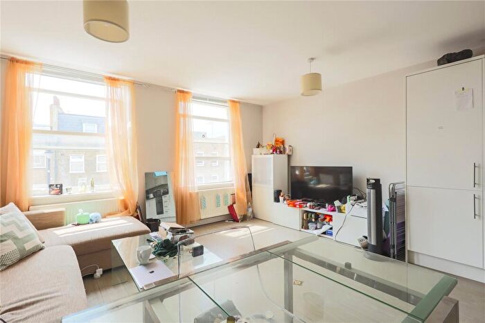 2 Bedroom Apartment To Rent In Chapel Market, Islington, London, N1