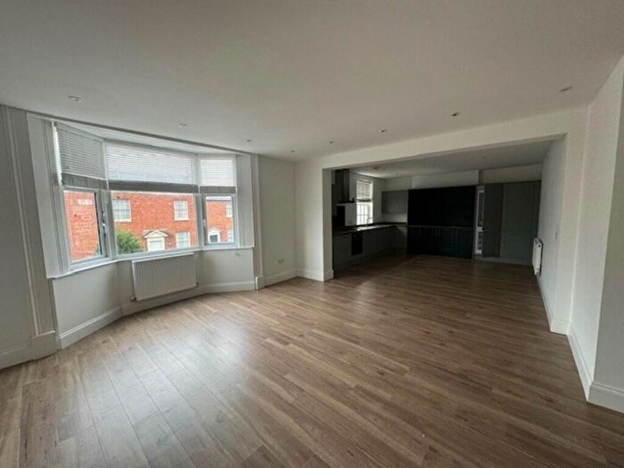 2 Bedroom Flat To Rent In Flat, Warwick Road, CV35