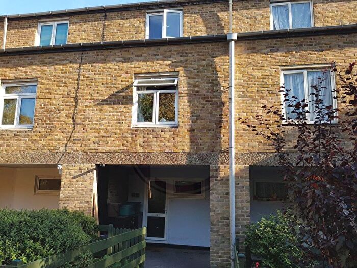 4 Bedroom Flat To Rent In Cardinals Way, London, N19
