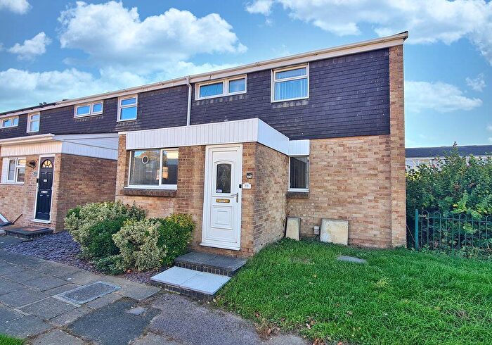 3 Bedroom End Of Terrace House For Sale In St Martins Close, Lordshill, SO16