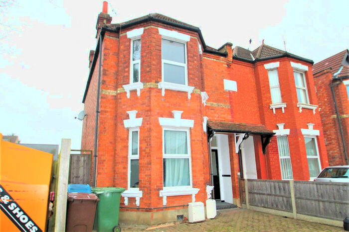 1 Bedroom Flat To Rent In Radnor Road, Harrow, Middlesex, HA1
