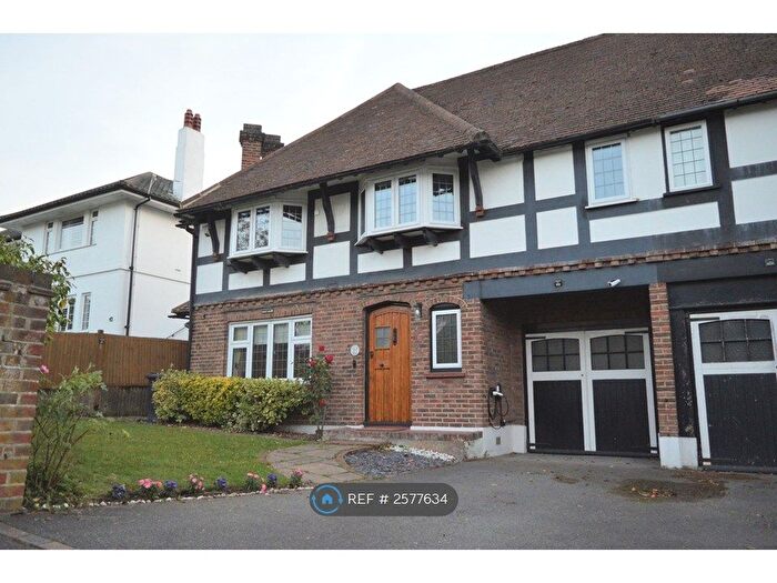 4 Bedroom Semi-Detached House To Rent In Winchester Road, Bromley, BR2