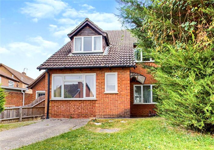 3 Bedroom Semi Detached House To Rent In Gatcombe Close, Calcot, Reading, Berkshire, RG31