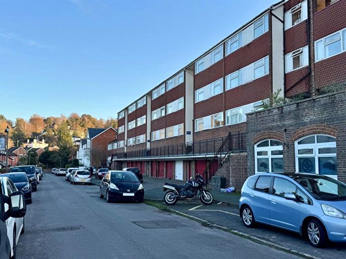1 Bedroom Apartment To Rent In Hampstead Road, Dorking, RH4