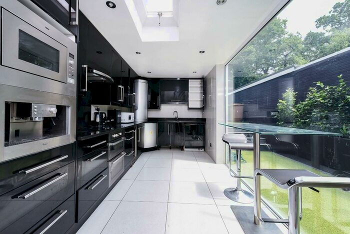 4 Bedroom End Of Terrace House To Rent In Rockwell Gardens, Crystal Palace, SE19