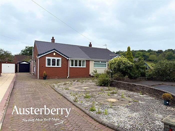 2 Bedroom Semi-Detached Bungalow For Sale In Braemar Close, Bucknall, Stoke-On-Trent, ST2