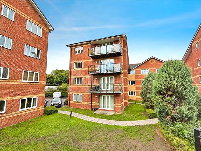 2 Bedroom Flat For Sale In Capital Point, Temple Place, Reading, RG1