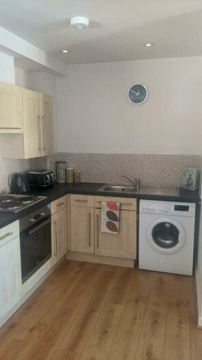 2 Bedroom Flat To Rent In Kaber Court, Horsefall Street, L8