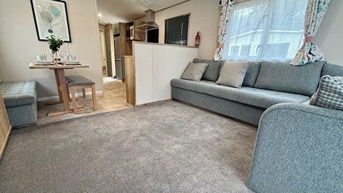 2 Bedroom Mobile/park Home For Sale In Sandhills Holiday Village, Mudeford, Christchurch, BH23