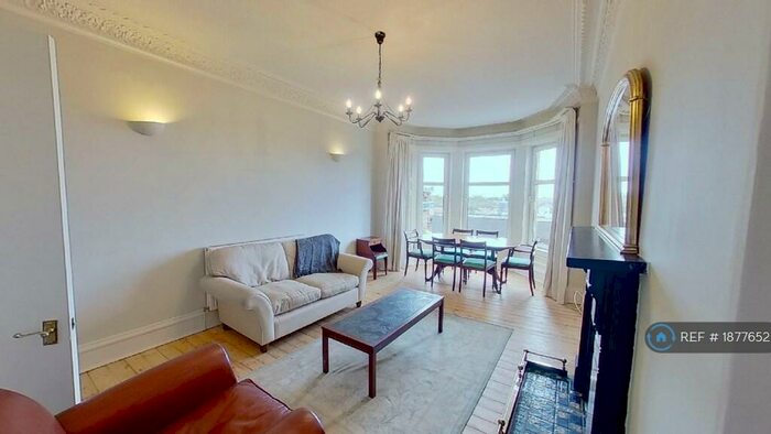 2 Bedroom Flat To Rent In Mcdonald Road, Edinburgh, EH7