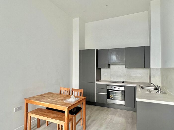 2 Bedroom Flat To Rent In Carnation Gardens, Hayes, UB3