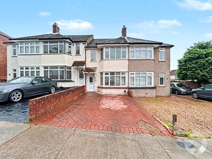 2 Bedroom Terraced House For Sale In Somerset Avenue, South Welling, Kent, DA16