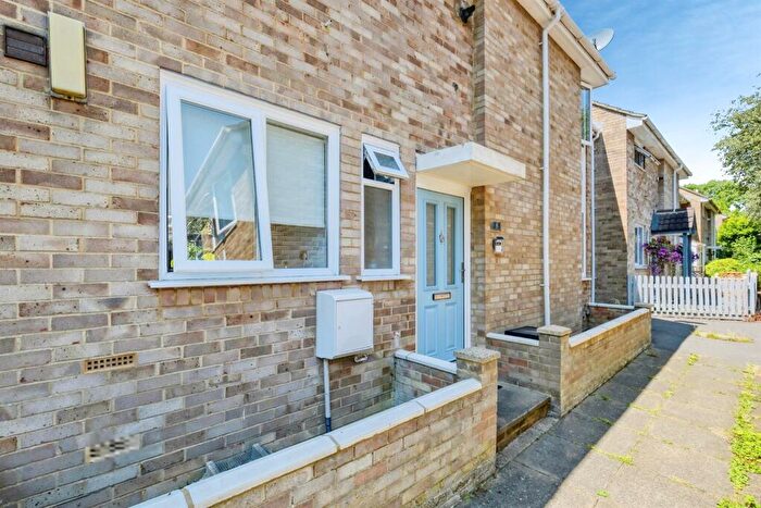4 Bedroom Link Detached House For Sale In Hood Close, Andover, SP10