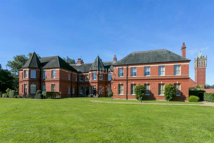 2 Bedroom Apartment To Rent In Bartholomew House, Repton Park, IG8