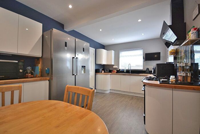 4 Bedroom Detached House For Sale In Station Road, Sutton-In-Ashfield, NG17