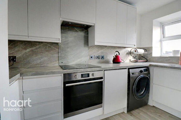 1 Bedroom Apartment To Rent In Diamond Court, Park Lane, Hornchurch, RM11