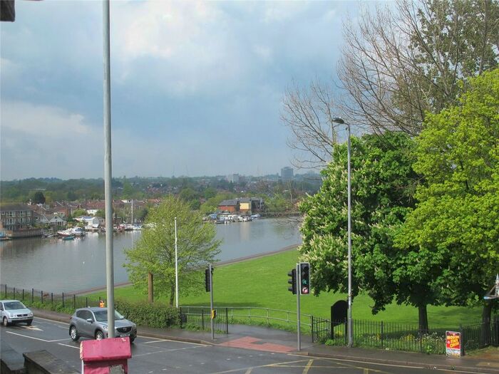 1 Bedroom Flat To Rent In The Triangle, Cobden Avenue, Southampton, Hampshire SO18