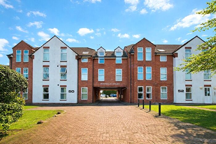 2 Bedroom Apartment For Sale In Barrack Road, Christchurch, Dorset, BH23