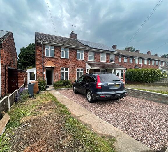 3 Bedroom Semi-Detached House To Rent In Gretton Crescent, Walsall, WS9
