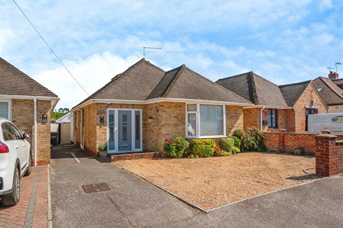 3 Bedroom Detached Bungalow For Sale In Elmwood Avenue, Waterlooville, PO7