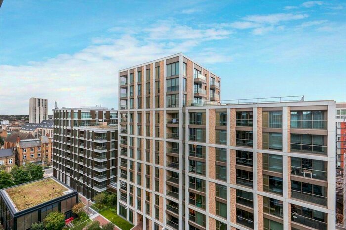 2 Bedroom Flat To Rent In Chartwell House, Prince Of Wales Drive, Prince Of Wales Drive, London, SW11