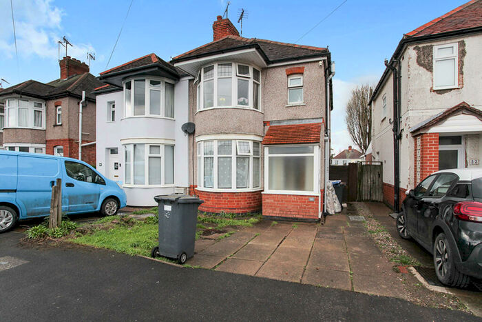 3 Bedroom Semi-Detached House To Rent In Carisbrook Road, Nuneaton, Warwickshire, CV10