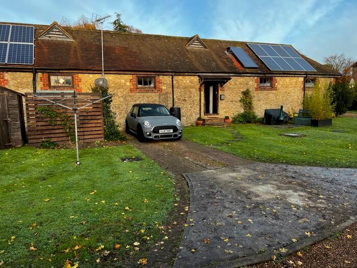 1 Bedroom Barn Conversion To Rent In Newlands Road, Charing, Ashford, TN27