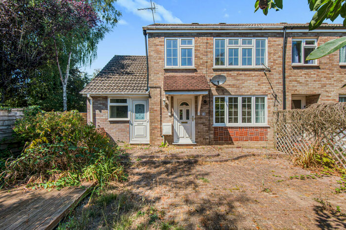 3 Bedroom End Of Terrace House For Sale In Ashton Close, Bishops Waltham, Southampton, SO32