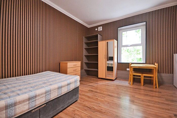 Studio To Rent In London Road, Reading, RG1